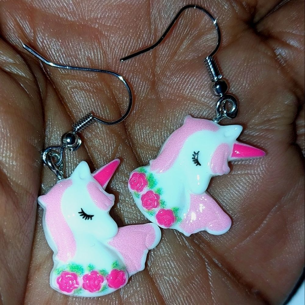 Super cute anime fashion earrings - Picture 2 of 4